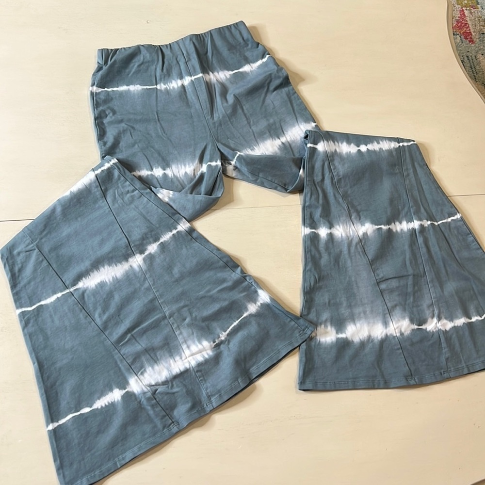 NWT - Pull On Tie Dye Flare Pants - Size Small